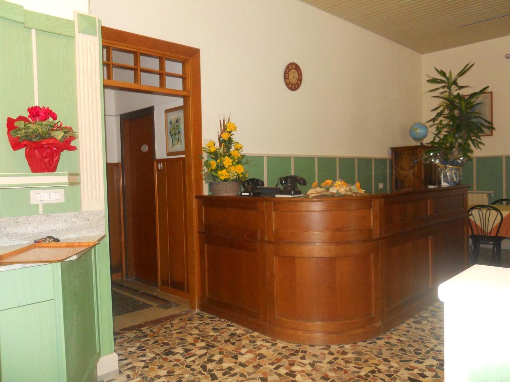Albergo Belvedere Боргетто-ди-Вара Экстерьер фото